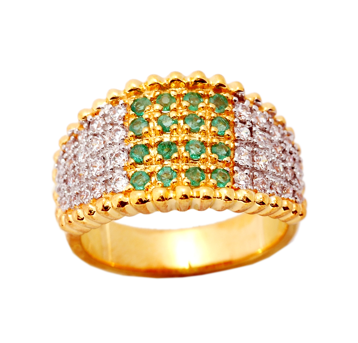 Newly collection fashion emerald fashion ring.